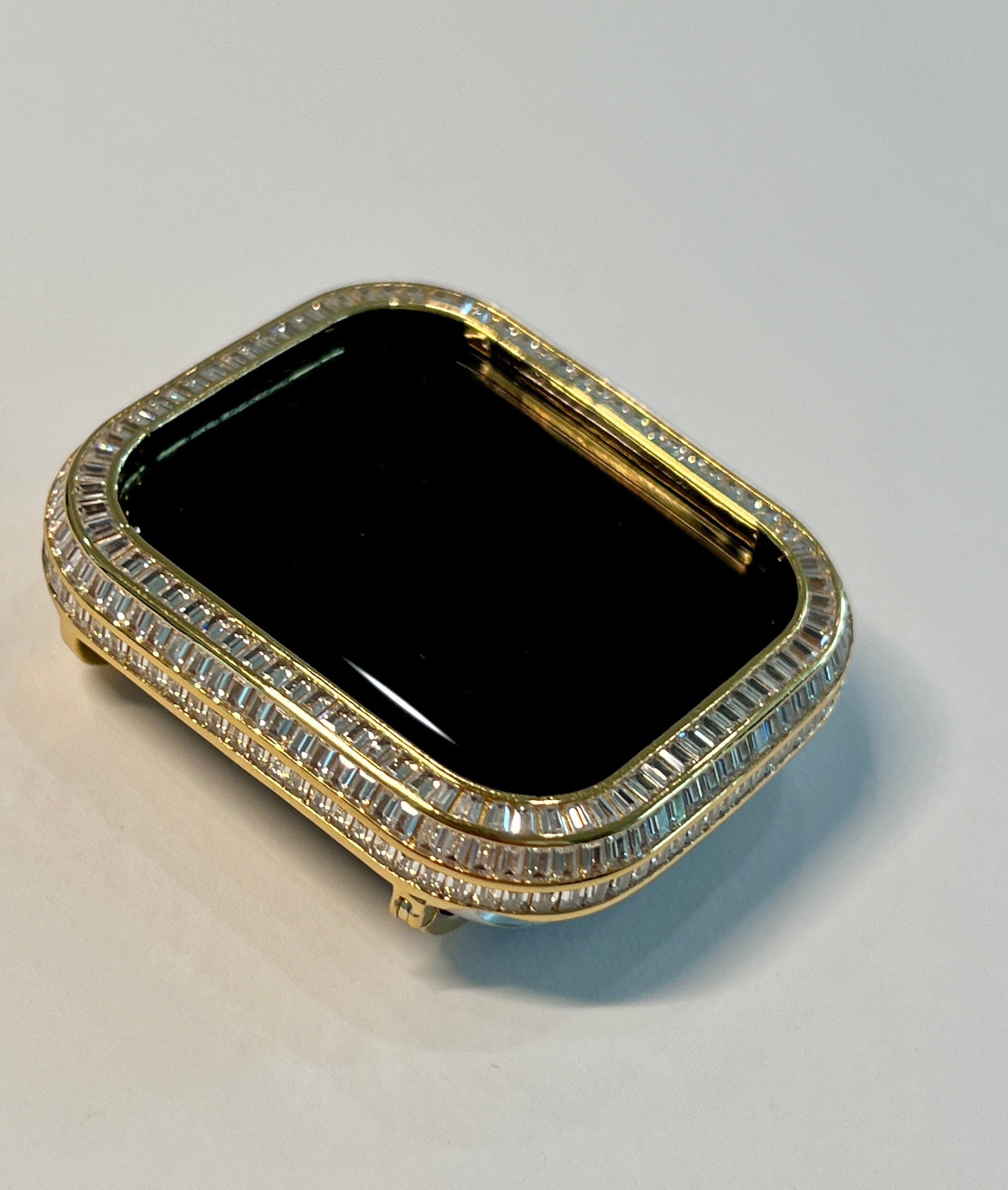 Designer Apple Watch Lab Diamond Bezel Cover Gold 40mm 41mm 44mm 45mm with 3 Rows of Baguettes Smartwatch Bumper Bling