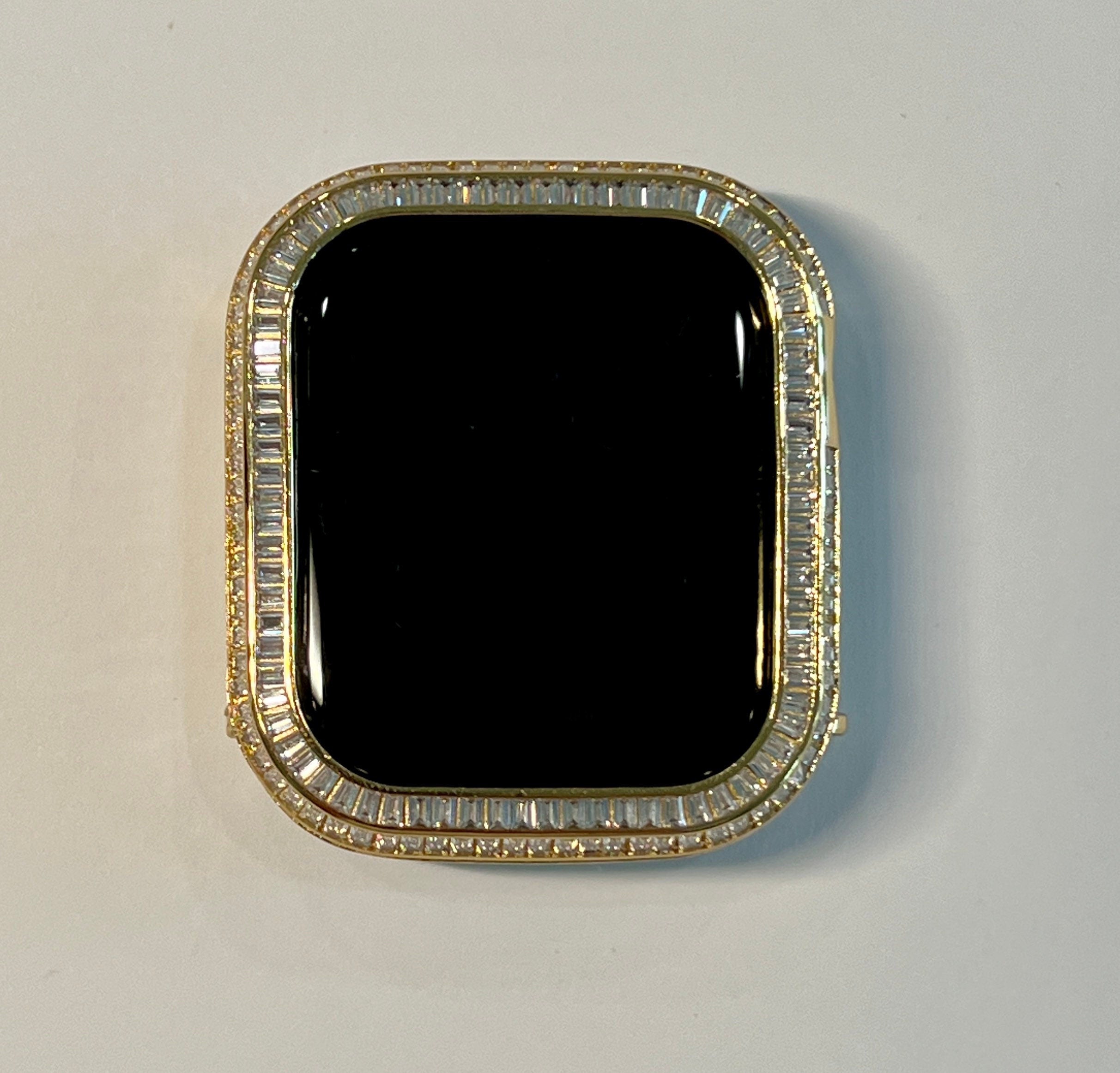Designer Apple Watch Lab Diamond Bezel Cover Gold 40mm 41mm 44mm 45mm with 3 Rows of Baguettes Smartwatch Bumper Bling