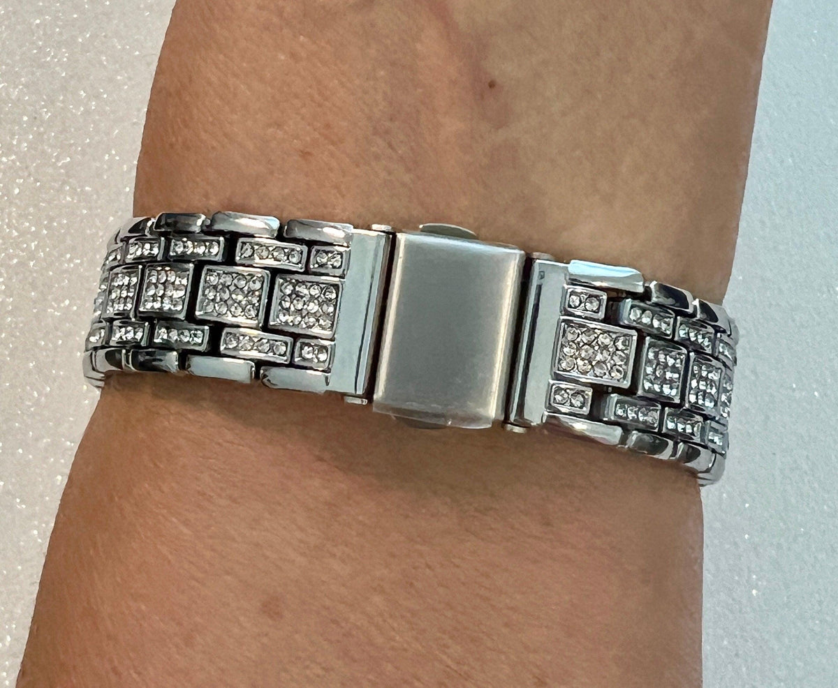 Designer Silver Apple Watch Band Women Crystal Bracelet & or Apple Watch Cover Lab Diamond Bezel Case 38 40 41 42 44 45 49mm Ultra